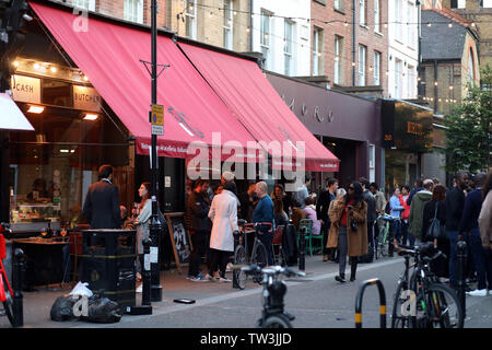 Exmouth Market, Clerkenwell, drinking Stock Photo