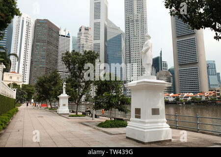 Boat quay Landing point Singapore, the location that holds tradition that Sir Stamford Raffles landed on January 28th 1819. Stock Photo