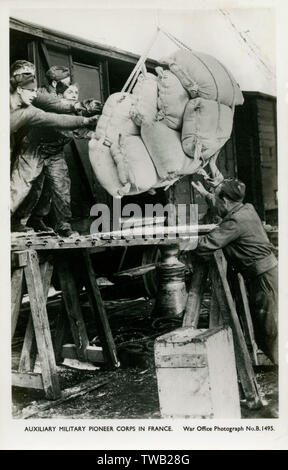 WW2 - Auxiliary Military Pioneer Corps in France - unloading Stock Photo