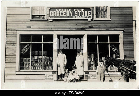 Grocery Store, Meikle Park, Port Arthur, Ontario, Canada Stock Photo