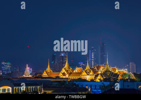 The beauty of the Golden palaces and phra keaw Temple at night in Bangkok, Thailand. Stock Photo