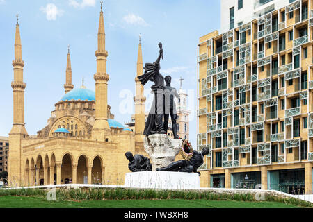 Martyrs' square with Mohammad Al Amin Mosque and Saint Georges Maronite Cathedral, Central District, Beirut, Lebanon Stock Photo