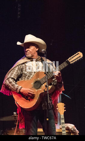 Paul Young and the Los Pacaminos, live on stage at the Gate to Southwell festival, 2019 Stock Photo