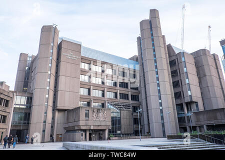 Queen Elizabeth,II,Law, Courts,Crown Court,Crown Courts,Derby Square,Liverpool,Merseyside,north,northern,city,England,English,GB,Britain,British,UK, Stock Photo