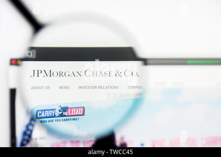 New York, New York State, USA - 19 June 2019: Illustrative Editorial of JP Morgan Chase Bank website homepage. JP Morgan Chase Bank logo visible on sc Stock Photo