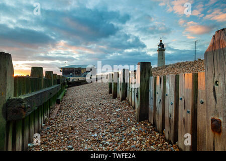 Winter sunset at Kingston Lighthouse in Shoreham-by-Sea. Stock Photo