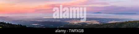 Panoramic view of Silicon Valley and the San Francisco bay area at sunset; Stanford University, Menlo Park, Mountain View, Redwood City, Foster City a Stock Photo