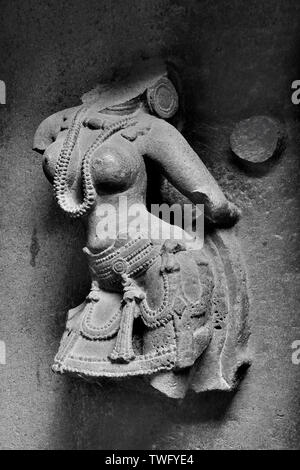 Beautifully carved idols on the inner wall of the Bhuleshwar Temple, Yawat, Maharashtra, India Stock Photo