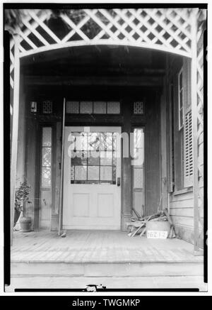 Historic American Buildings Survey Alex Bush, Photographer, January 2, 1935 RIGHT SIDE ENTRANCE - Rosemount, County Road 19, Forkland, Greene County, AL Stock Photo