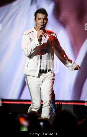 June 19, 2019 - Toronto, Ontario, Canada - American boy band New Kids on the Block (also initialized as NKOTB), performed a sold out show at the Scotiabank Arena in Toronto. In picture: JONATHAN KNIGHT,.JORDAN KNIGHT,.JOEY MCINTYRE,.DONNIE WAHLBERG and DANNY WOOD (Credit Image: © Angel Marchini/ZUMA Wire) Stock Photo