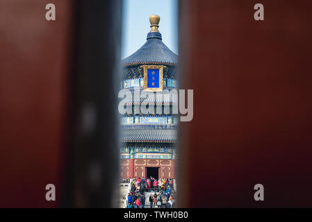 Hall of Prayer for Good Harvests seen through the gate in Temple of Heaven in Beijing, China Stock Photo