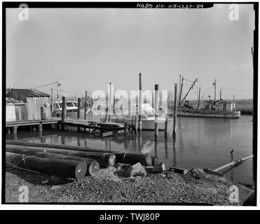 - Shoal Harbor, Intersection of Port Monmouth Road and Main Street, Belford, Monmouth County, NJ Stock Photo