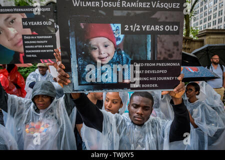 New York, United States. 20th June, 2019. Hundreds of New Yorkers joined members of African Communities Together, the City of Refuge Coalition, partners, and allies from dozens of refugee, immigrant, religious, and community organizations at the 3rd annual World Refugee Day March and Rally on June 19, 2019, calling on members of Congress to reject the criminalization of refugees and asylum seekers and support the expansion of humanitarian immigration policies. Credit: Erik McGregor/Pacific Press/Alamy Live News Stock Photo