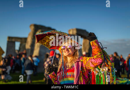 Penny Lane from Atlanta, Georgia, USA enjoys the atmosphere at Stonehenge in Wiltshire during the summer solstice. Picture date Friday 21st June, 2019 Stock Photo