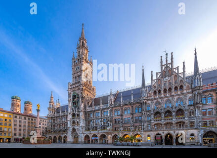 New Town Hall and Towers of the Frauenkirche, Marienplatz, Munich, Upper Bavaria, Bavaria, Germany, Europe