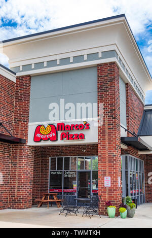 MOORESVILLE, NC, USA-JUNE 19, 2019: A local Marco's Pizza restaurant building. Stock Photo