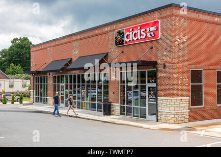 Statesville Nc Usa June 19 19 A Cook Out Restaurant A Privately Owned Fast Food Chain Located Primarily In Southeast Usa Stock Photo Alamy