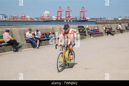 New Brighton,Beach,Wirral,sandy,west,bank,of,River Mersey,Liverpool,north,northern,city,north west,Merseyside,England,English,GB,Britain,British,UK, Stock Photo