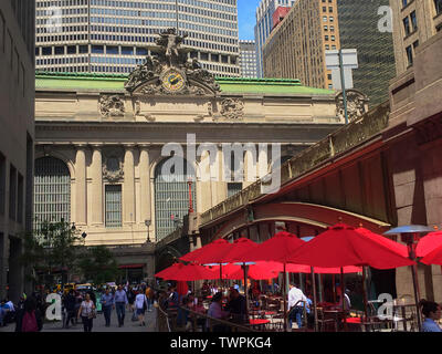 Grand Central Terminal and Park Avenue Viaduct, Pershing Square, NYC Stock Photo