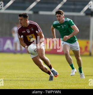 Westmeath, Ireland. June 22nd 2019, TEG Cusack Park, Westmeath, Ireland; GAA Football All-Ireland Senior Championship Westmeath versus Limerick; David Lynch on an attacking run for Westmeath Credit: Action Plus Sports Images/Alamy Live News Stock Photo