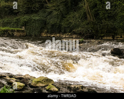 the V weir on the River Blackwater Stock Photo