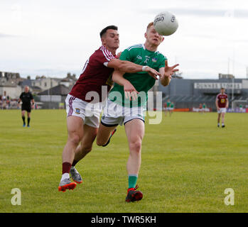 TEG Cusack Park, Westmeath, Ireland. 22nd June, 2019. GAA Football All-Ireland Senior Championship Westmeath v Limerick; Tony McCarthy (Limerick) and David Lynch (Westmeath) challenge for the ball Credit: Action Plus Sports/Alamy Live News Stock Photo