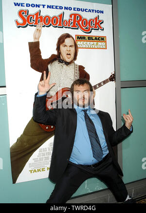 JACK BLACK in THE SCHOOL OF ROCK (2003), directed by RICHARD LINKLATER.  Credit: PARAMOUNT PICTURES / Album Stock Photo - Alamy