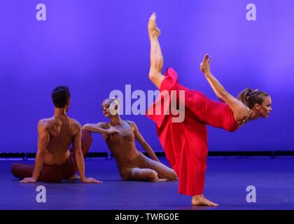 Us Dance Company Martha Graham Dance Company Members Perform On