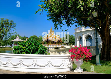 The eye-catching central pond at Bang Pa-In Palace, Ayutthaya Province, Thailand, with the 'floating pavilion' called Aisawan Thiphya-At Stock Photo