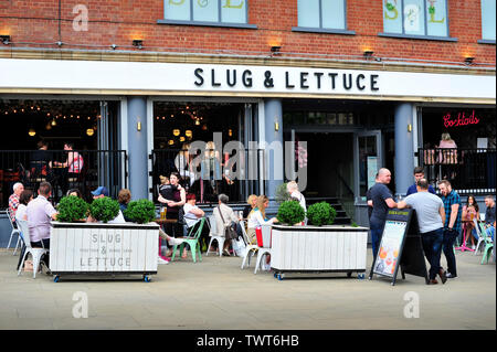 Slug and Lettuce Outdoor Food and Drink Facilities in Sheffield City Centre Stock Photo