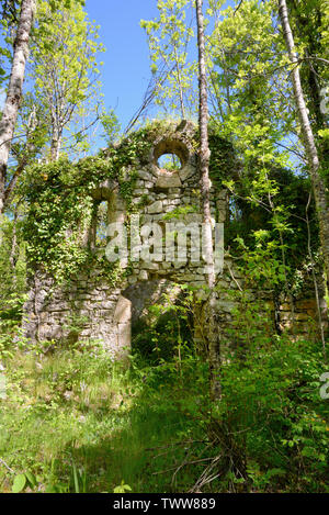 Ruined and Abandoned Church, Overgrown with Vegetation, in the Abandoned & Deserted Hamlet of Seuil in the Alpes-de-Haute-Provence Provence Stock Photo