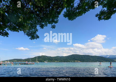 Seewalchen am Attersee: lake Attersee, bathing place Badeplatz Litzlberg, sailboats, swimmer, bathers in Salzkammergut, Oberösterreich, Upper Austria, Stock Photo