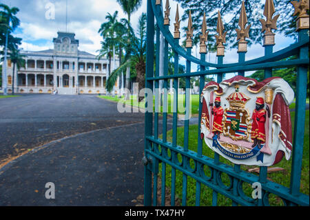 Hawaii, Oahu, Honolulu, royal signs before the Iolani Palace Stock Photo