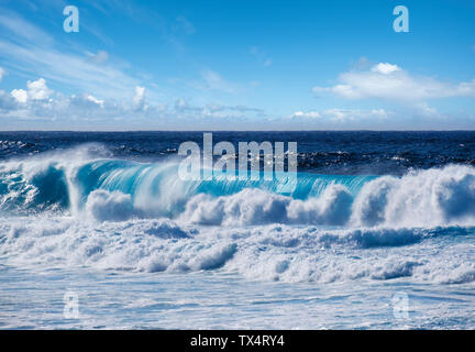 Spain, Canary Islands, Lanzarote, Tinajo, breaking wave Stock Photo