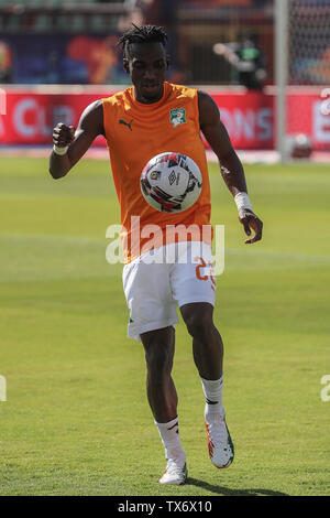 Cairo, Egypt. 24th June, 2019. Ivory coast's Mamadou Bagayoko warms up prior to the start of the 2019 Africa Cup of Nations Group D soccer match between South Africa and Ivory coast at Al-Salam Stadium. Credit: Omar Zoheiry/dpa/Alamy Live News Stock Photo