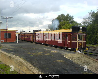 Cowra railway station Stock Photo - Alamy