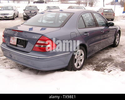 Mercedes Benz E Class W211 Sedan 16 February 2006 English Wikipedia Marian Gladis Stock Photo Alamy