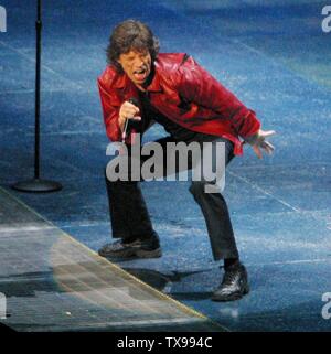 Mick Jagger of the ROLLING STONES in CONCERT AT MADISON SQUARE GARDNED, NEW YORK CITY 2002 Photo By John Barrett/PHOTOlink Stock Photo