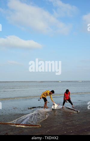Fishermen fishing, Kosamba Beach, Valsad, Gujarat, India, Asia Stock ...