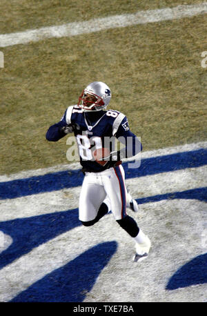 Throwback Photos: Patriots vs. Titans at Frozen Foxboro in 2004, Presented  by Empower