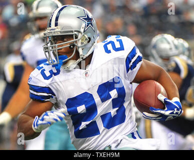 Dallas Cowboys Running Back Tashard Choice Runs For An Opening Against ...