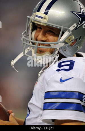 Dallas Cowboys Tony Romo warms up prior to facing the Detroit Lions in ...