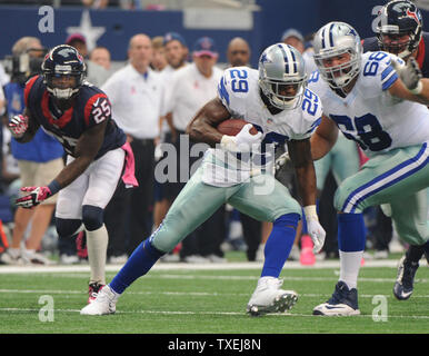 Dallas Cowboys DeMarco Murray rushes as Seattle Seahawks Clinton McDonald  gives chase during the first quarter at Cowboys Stadium in Arlington, Texas  on November 6, 2011. UPI/Ian Halperin Stock Photo - Alamy