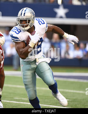 Dallas Cowboys DeMarco Murray rushes as Seattle Seahawks Clinton McDonald  gives chase during the first quarter at Cowboys Stadium in Arlington, Texas  on November 6, 2011. UPI/Ian Halperin Stock Photo - Alamy