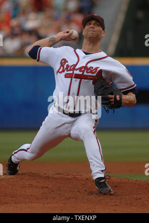 Atlanta Braves starting pitcher Tim Hudson throws against the visiting Cincinnati Reds in the first inning July 6, 2006, in Atlanta's Turner Field. (UPI Photo/John Dickerson) Stock Photo