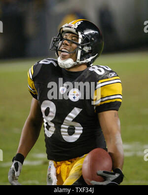 Pittsburgh Steelers receivers Hines Ward (86) and Mike Wallace (17)  participate in the NFL team's practice in Pittsburgh, Wednesday , Jan. 12,  2011. The Steelers host the Baltimore Ravens Jan. 15 in