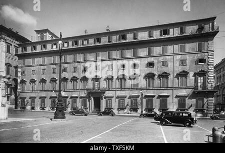 italy, rome, piazza colonna, palazzo chigi, 1930 Stock Photo