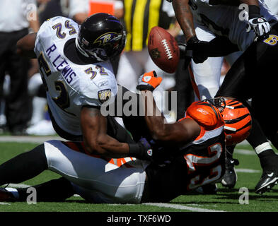 Ray Lewis obliterates Dustin Keller with a vicious hit #shorts