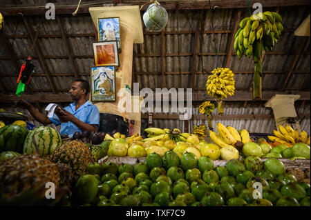 Vegetable vendor at a market in Galle, Sri Lanka Stock Photo