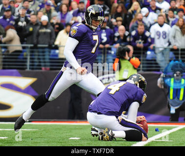 Baltimore Ravens' Kicker Billy Cundiff kicks a 25-yard field goal against the Cincinnati Bengals during the first quarter at M&T Bank Stadium in Baltimore on January 2, 2011.   UPI/Kevin Dietsch Stock Photo
